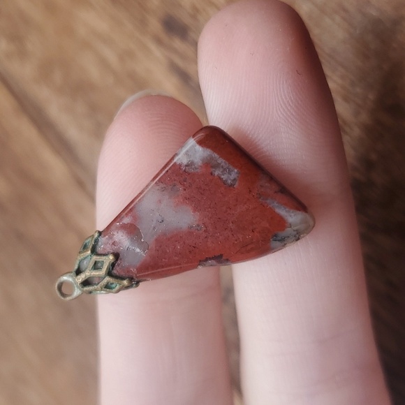 Red jasper stone pendant - Picture 2 of 2